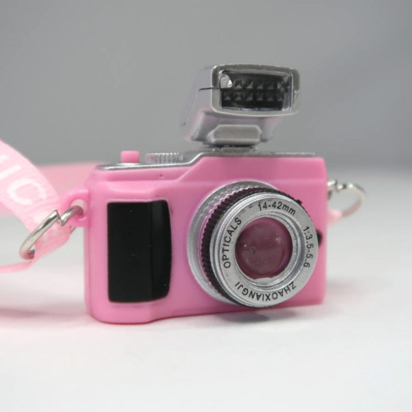 фотоаппарат на ремне розовый2